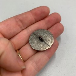 Gammeldags metalknap, 26 mm