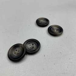 Grmeleret plastikknap 