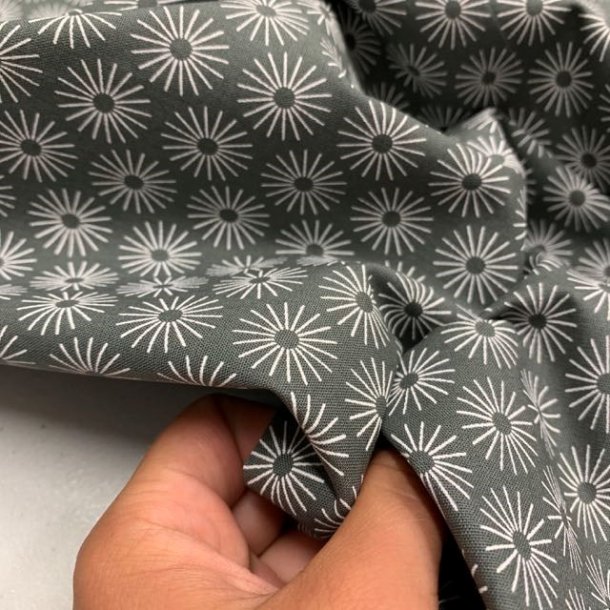 Gr bomuldslrred med hvide blomster - pr. 0,25 meter