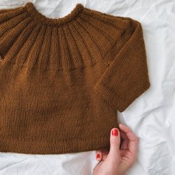 Haralds Trje - strikkeopskrift fra PetiteKnit