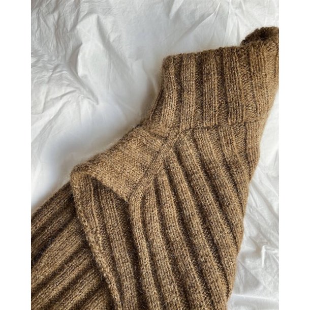 Hazel Neck - strikkeopskrift fra PetiteKnit