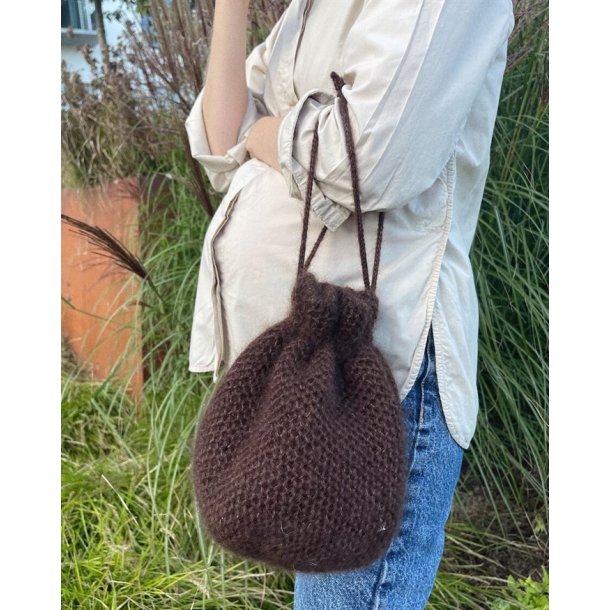 Honey Bucket Bag - strikkeopskrift fra PetiteKnit
