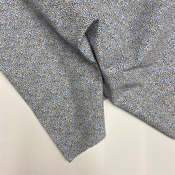 Liberty Speckled Rose Bomuldspoplin i hvid med bllige roser - pr. 0,25 meter. 