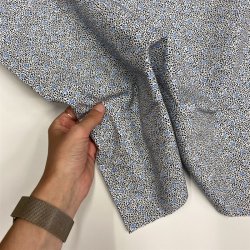 Liberty Speckled Rose Bomuldspoplin i hvid med bllige roser - pr. 0,25 meter. 