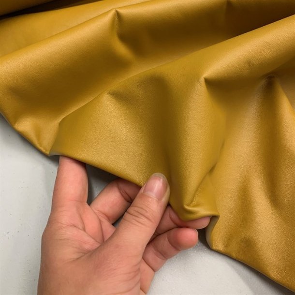 Imiteret skind med strk i karry - pr. 0,25 meter