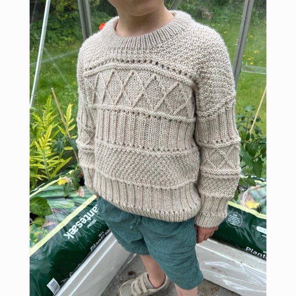 Ingrid Sweater Junior - strikkeopskrift fra PetiteKnit