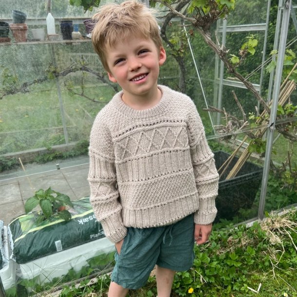 Ingrid Sweater Junior - PetiteKnit strikkekit