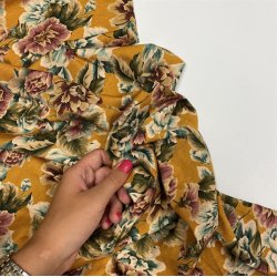 Italiensk viskosejersey i gul med blomster - pr. 0,25 meter
