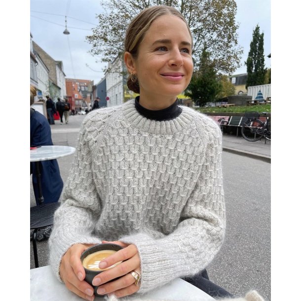 Jenny Sweater - strikkeopskrift fra PetiteKnit