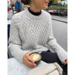 Jenny Sweater - strikkeopskrift fra PetiteKnit
