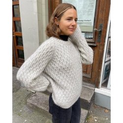 Jenny Sweater - strikkeopskrift fra PetiteKnit