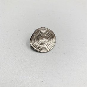 Kunstnerisk metalknap med spiralmnster, 26 mm