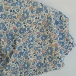 Liberty bomuld Betsy Tana Lawn, bl med farvede blomster - Pr. 0,25 meter.