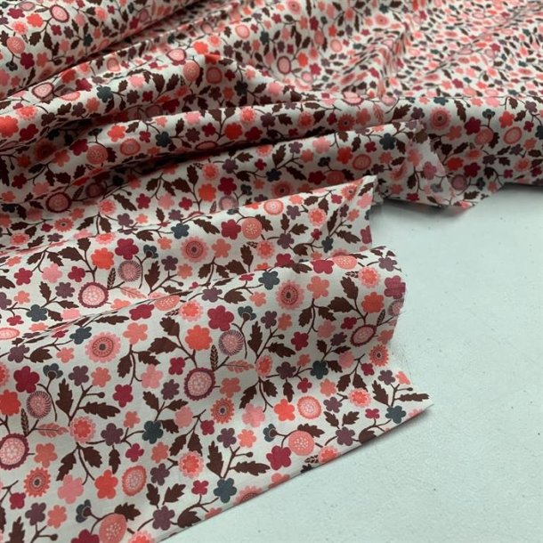 Liberty bomuld i hvid med grafisk blomsterprint, 7294 C - pr. 0,25 meter