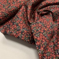 Liberty bomuld I sort med r�de blomster, 2121 B - pr. 0,25 meter