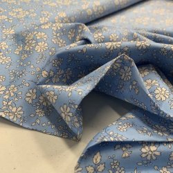 Liberty bomuld med blomst, Capel 0107 C (Lys bl) - pr. 0,25 meter