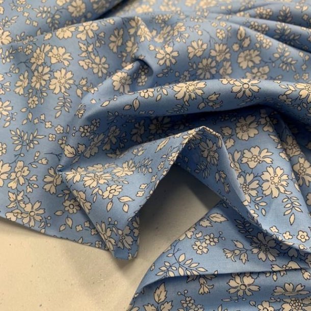 Liberty bomuld med blomst, Capel 0107 C (Lys bl) - pr. 0,25 meter