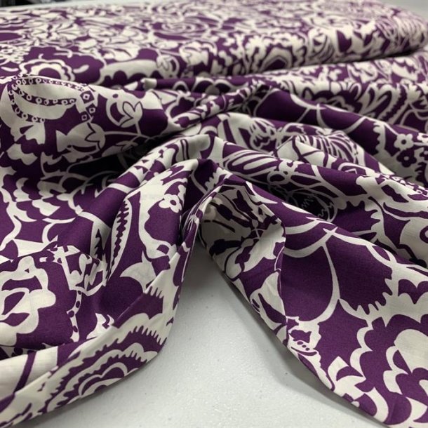 Liberty bomuld med mnster i hvid og lilla, 8218 C - pr. 0,25 meter