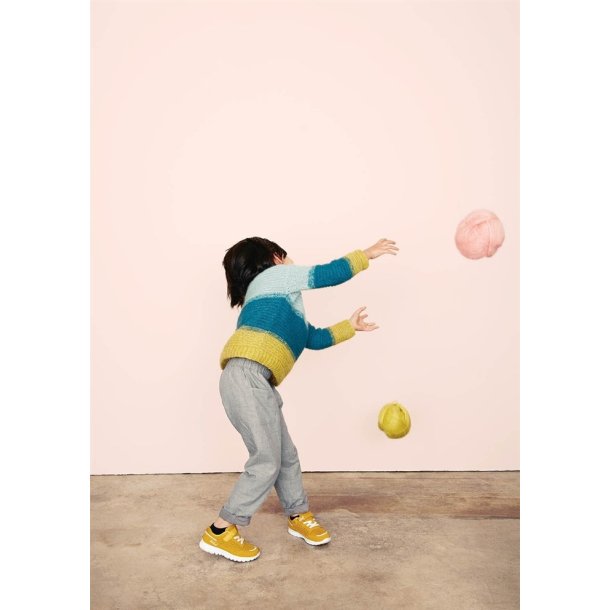 Lille Julia Genser (sweater) til brn