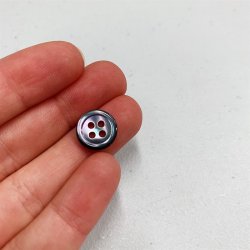 Lille perlemorsknap i slvgr med 4 huller, 10 mm