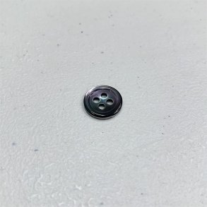 Lille perlemorsknap i s�lvgr� med 4 huller, 10 mm