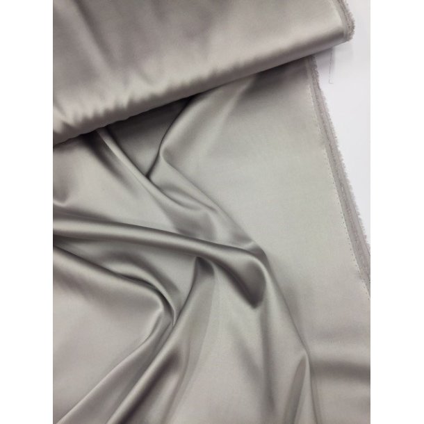 Silke med str�k i lys gr� - pr. 0,25 meter