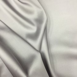 Silke med str�k i lys gr� - pr. 0,25 meter