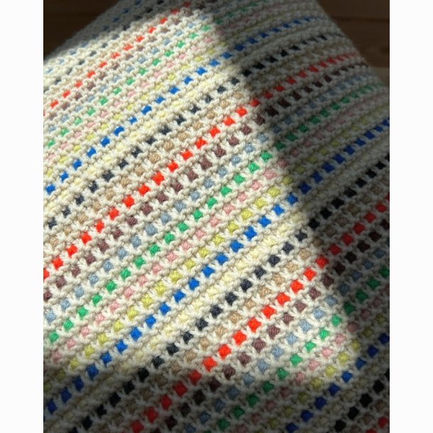 Marie Pillow - strikkeopskrift fra PetiteKnit