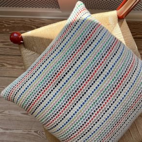 Marie Pillow - strikkeopskrift fra PetiteKnit