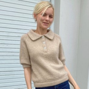 Maude Tee - strikkeopskrift fra PetiteKnit