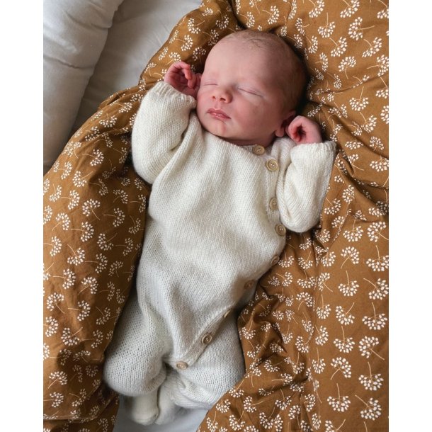 Monday Suit - strikkeopskrift fra PetiteKnit