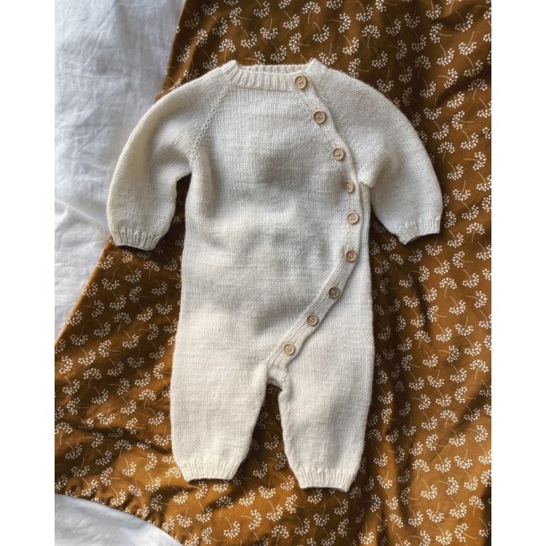 Monday Suit - strikkeopskrift fra PetiteKnit