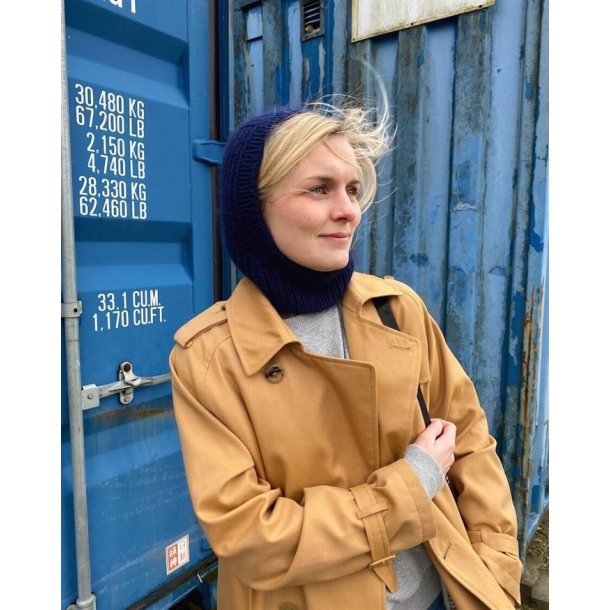 November Balaclava - strikkeopskrift fra PetiteKnit