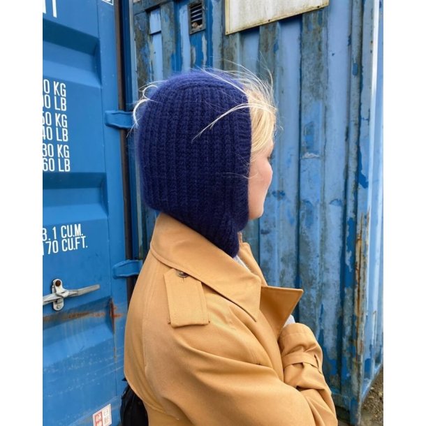 November Balaclava - strikkeopskrift fra PetiteKnit