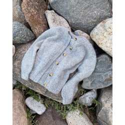 Novice Cardigan - Chunky Edition - strikkeopskrift fra PetiteKnit