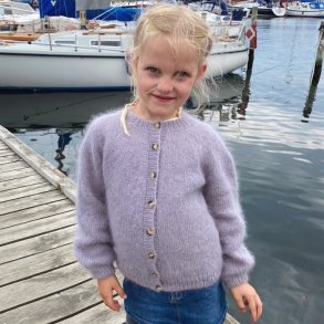 Novice Cardigan Junior - Mohair Edition - PetiteKnit strikkekit