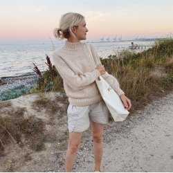 Novice Sweater - strikkeopskrift fra PetiteKnit