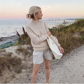 Novice Sweater - strikkeopskrift fra PetiteKnit