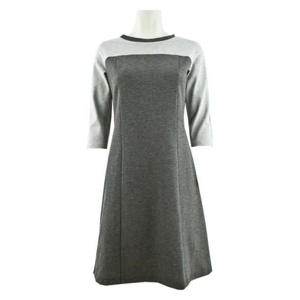 Onion 9005 - Kjole i corsagesnit til strikstof i plus-strrelser. Snitmnster