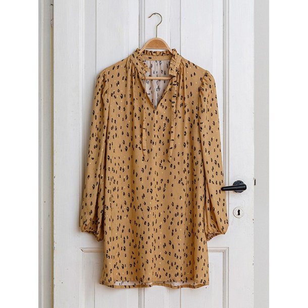 Onion 2090 - Skjortekjoler med fl�sekrave. Snitm�nster