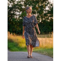 Onion 2092 - Vest og kaftan kjole til strikstof. Snitm�nster