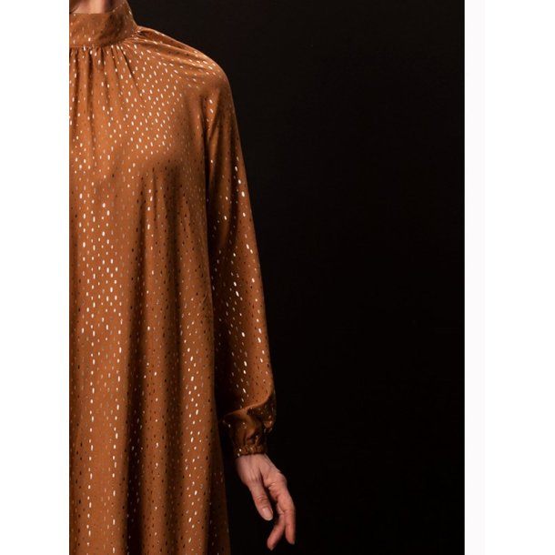 Onion 9023 - Kjoler med vidde og st�krave. Snitm�nster