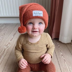 Oslohuen - Christmas Edition - strikkeopskrift fra PetiteKnit