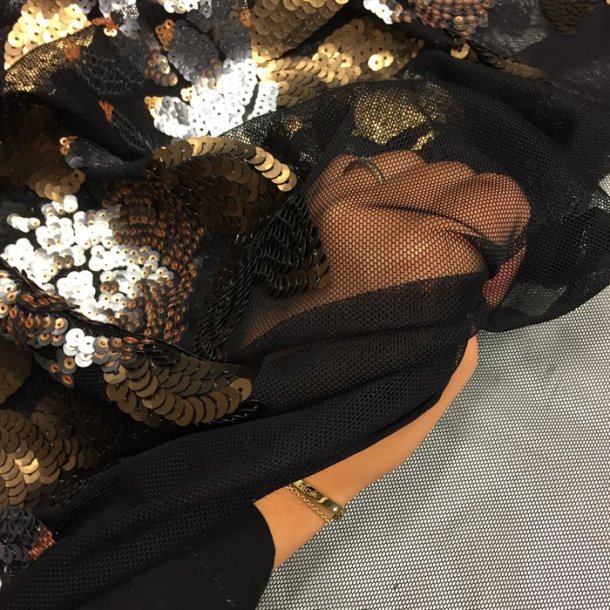 Paillet-blonde i slv og guld p gennemsigtig net-bund - pr. 0,25 meter