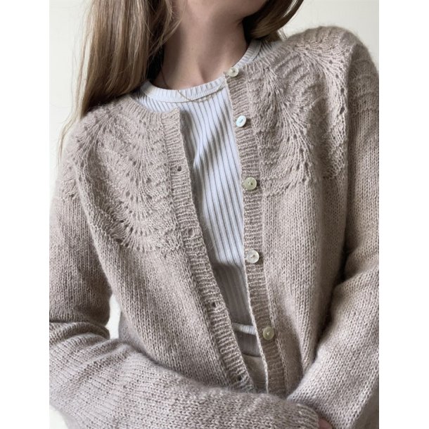 Peacock Cardigan - strikkekit med opskrift fra le knit / Lene Holme Samse