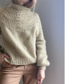Peacock Sweater - strikkeopskrift fra le knit / Lene Holme Samse