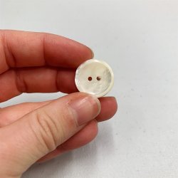 Perlemorsknap med 2 huller, 18 mm