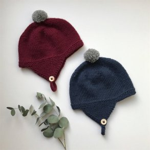 Alberts Pilothue - strikkeopskrift fra PetiteKnit