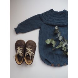 Ankers Dragt - strikkeopskrift fra PetiteKnit