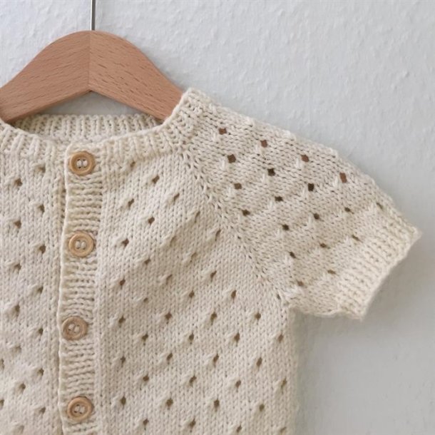 Annas Sommercardigan - strikkeopskrift fra PetiteKnit